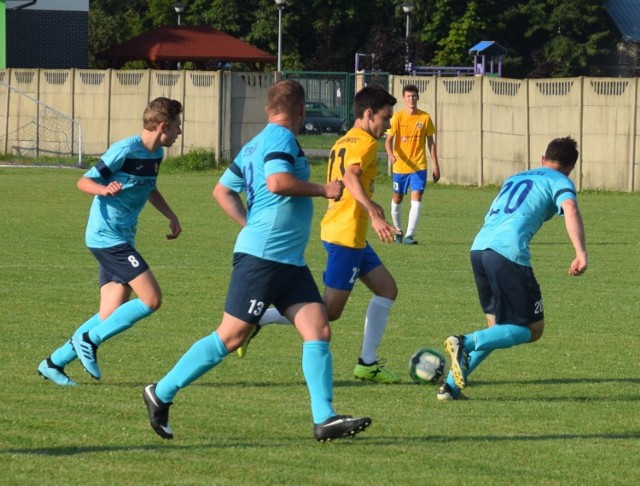 W I rundzie Regionalnego Totolotek Pucharu Polski w podokręgu Rzeszów-Dębica mieliśmy derby, w których ŁKS Łukawiec (żółte koszulki) rozbił aż 11:0 Terliczkę