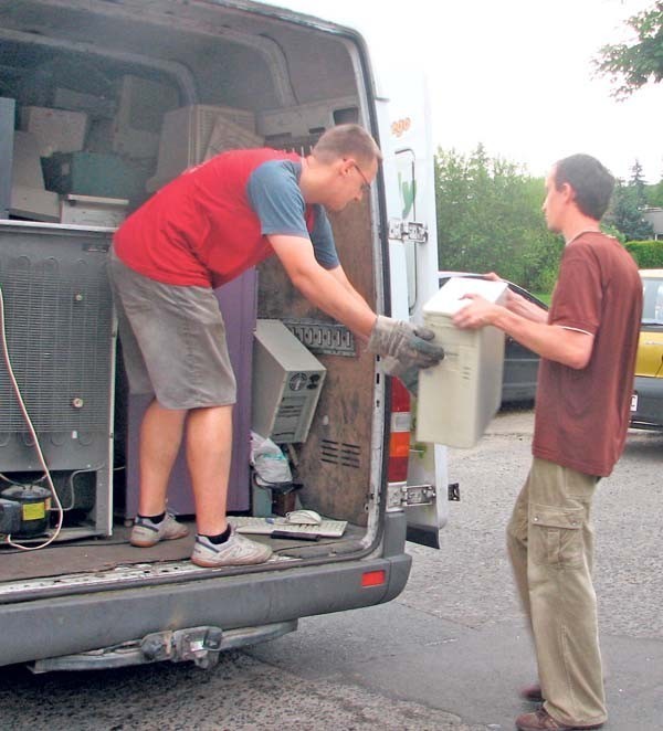 W Gliwicach pojazd zabiera zużyte urządzenia agd i rtv