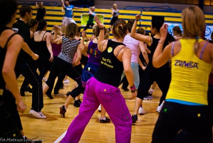 Zumba - taniec, ćwiczenia i dobra zabawa w jednym (ZDJĘCIA)