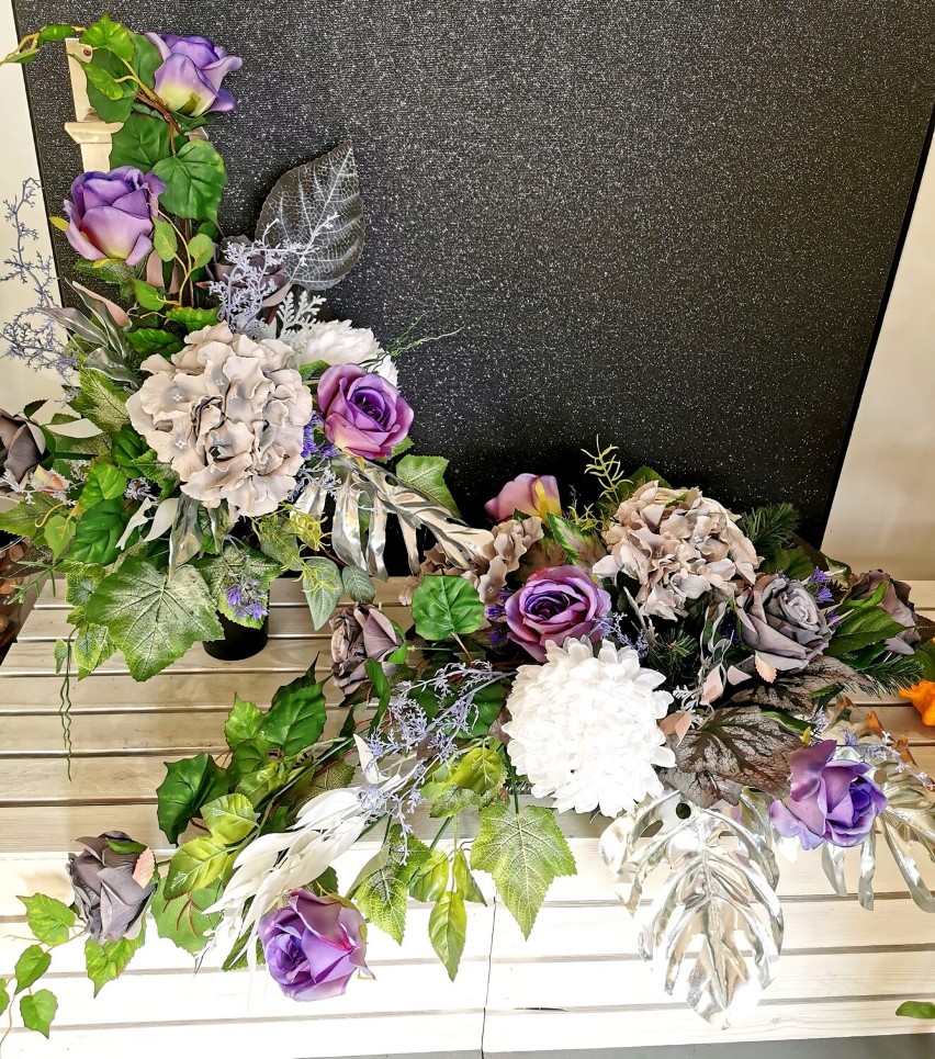 Kompozycje kwiatowe spod ręki Natalii Kaczmarek Chudy z Turowa. Te barwy zachwycają 