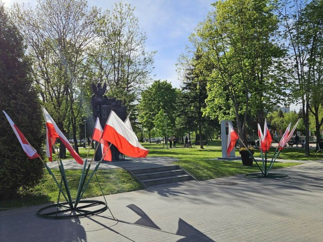 Biało-czerwone flagi w Parku Adama Bienia.

Więcej zdjęć>>>