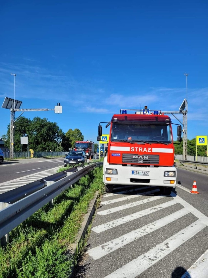 Poranne zderzenie w Łukanowicach na DK 94 przy moście na...