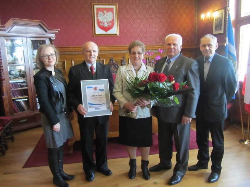 Człowiek Roku 2012- wyróżnienie specjalne dla o. Macieja Brauna odebrali jego rodzice