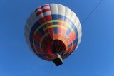 Lot balonem w Polsce – gdzie znaleźć taką atrakcję? Czy warto się na nią zdecydować? 