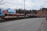 Gdańsk. Paraliż tramwajów w centrum spowodowany awarią jednego ze składów i zasłabnięciem pasażerki w innym