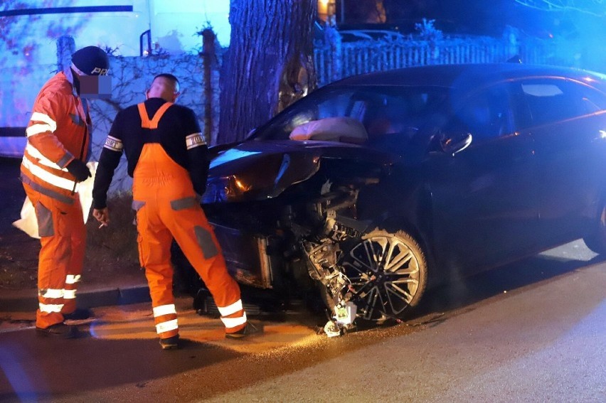 Pijany kierowca pędził po Wrocławiu jak szaleniec. Zniszczył...