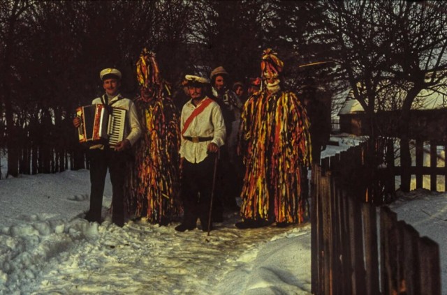 Na zdjęciu kolędnicy z Nowej Wsi Kartuskiej w 1973 r.