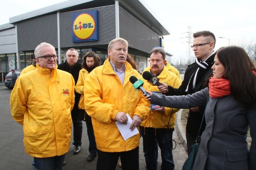 Protest w Lidlu w Łodzi. Solidarność przeciw łamaniu praw...