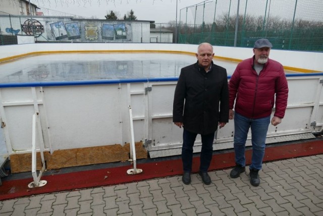 Na lodowisko zapraszają prezes ZOSIR Zbigniew Stańczyk oraz pracownicy Andrzej Kosierkiewicz i Krzysztof Bednarz