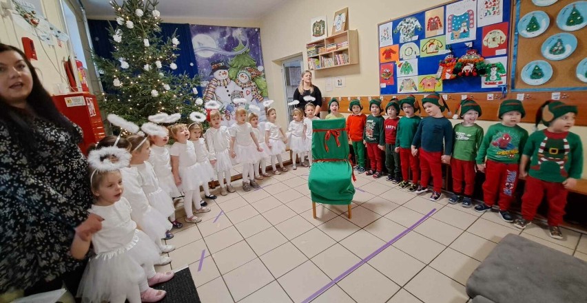W Przedszkolu nr 4 "Bajka" w Obornikach zjawił się Gwiazdor z workiem prezentów. Dzieci przygotowały dla niego wyjątkowe przedstawienie