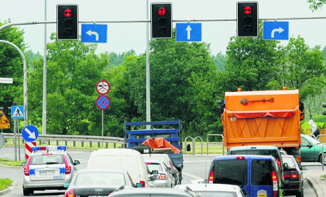 Przejeżdżanie na czerwonym staje się plagą w miastach