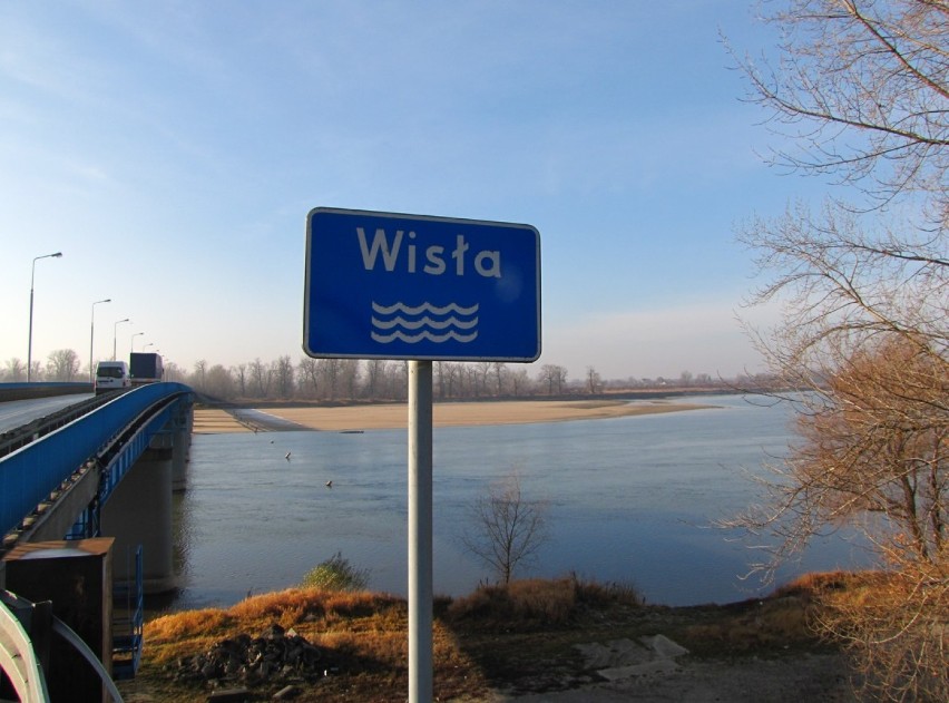 Polska zmaga się z suszą. Niski stan wód na rzekach.