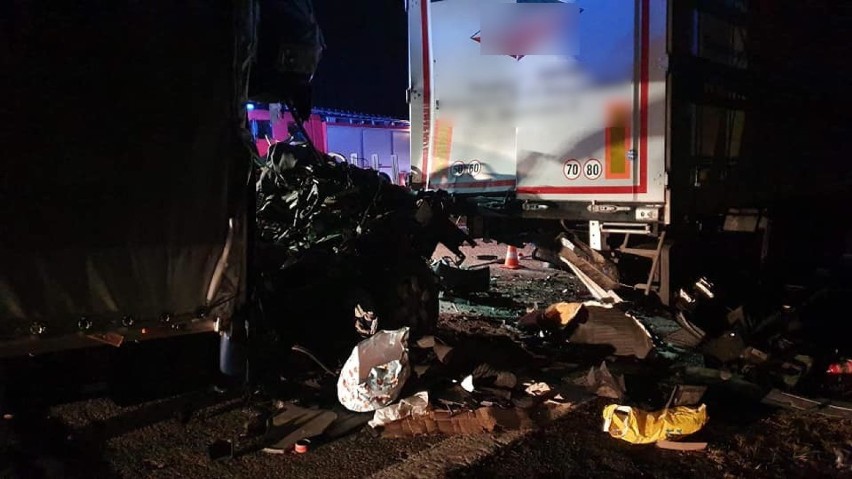 Mężczyzna jest w ciężkim stanie, kobieta nie żyje. Tragiczny wypadek na A18