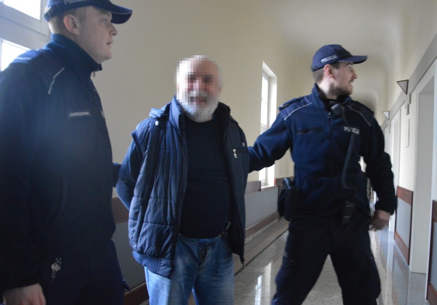 Zbigniew Z. trafił do aresztu. 64-latek sterroryzował bronią pracowników stacji benzynowej
