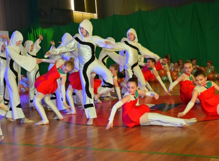 1176 tancerzy w Suchedniowie - niesamowity turniej z zespołami z całej Polski
