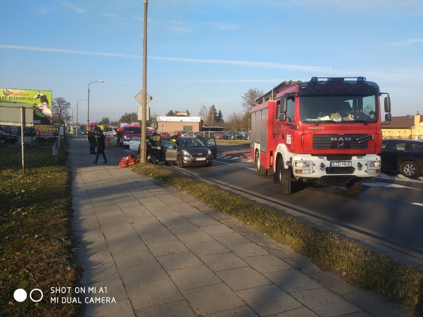 Wypadek na ul. Łódzkiej w Zduńskiej Woli [zdjęcia]
