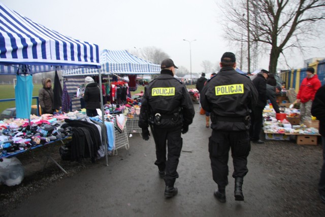 Policjanci kontrolowali targowiska w Radomiu i okolicach