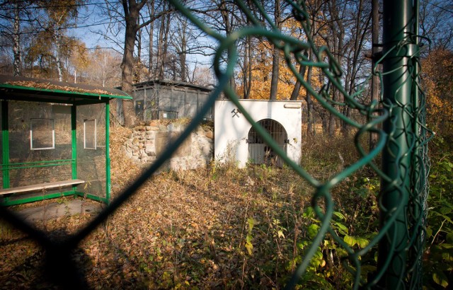 Wejście do sztolni od ul. Reja w Wałbrzychu jest zamknięte dla osób postronnych. Mimo to 28- i 46-latek weszli do jej wnętrza i ulegli śmiertelnemu zatruciu, najprawdopodobniej dwutlenkiem węgla