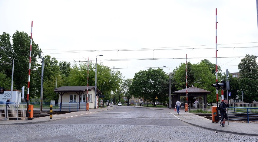 Niebezpieczne przejazdy kolejowe. Czy Orunia to dzielnica zapomniana przez miasto? 