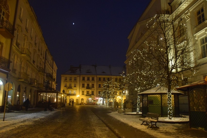 Piękne świąteczne iluminacje w Kaliszu. Nasze miasto bierze...