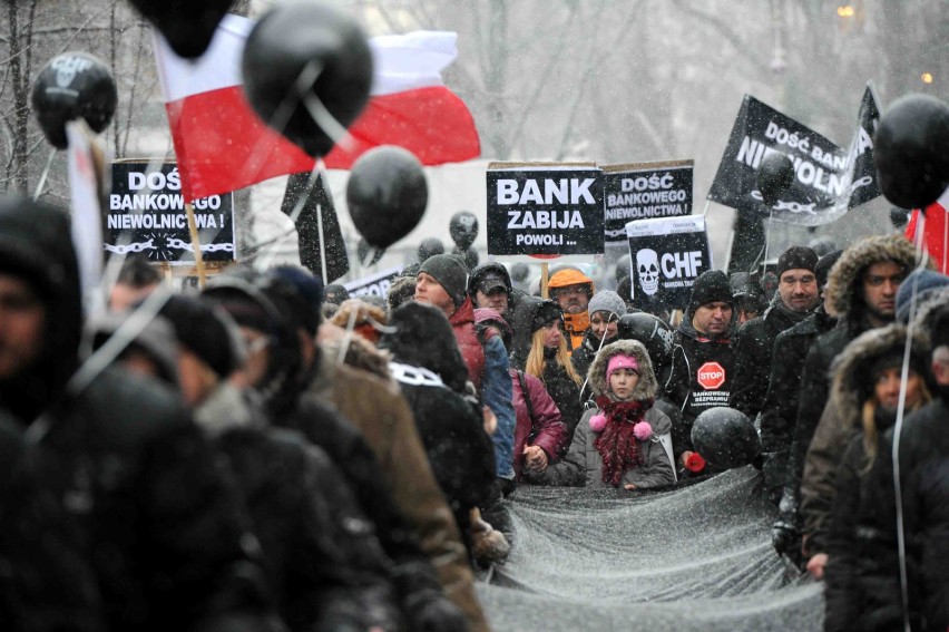 Protest frankowiczów, Warszawa. Czarna procesja oszukanych...