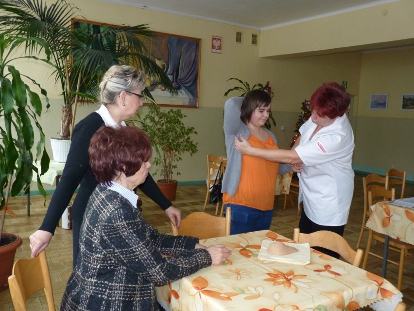Spotkanie na temat profilaktyki raka piersi w ZSG 4 w Radomsku
