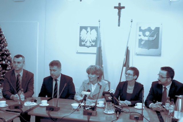 Hanna Zdanowska, prezydent Łodzi, zdecydowała, że każdy z jej zastępców będzie zarabiał maksymalną dozwoloną prawem kwotę - różnice będą niewielkie, wynikną tylko ze stażu pracy. Wiceprezydenci zarobią co najmniej 12 tys. 725 zł, a maksymalnie 13 tys. 846 zł (brutto)