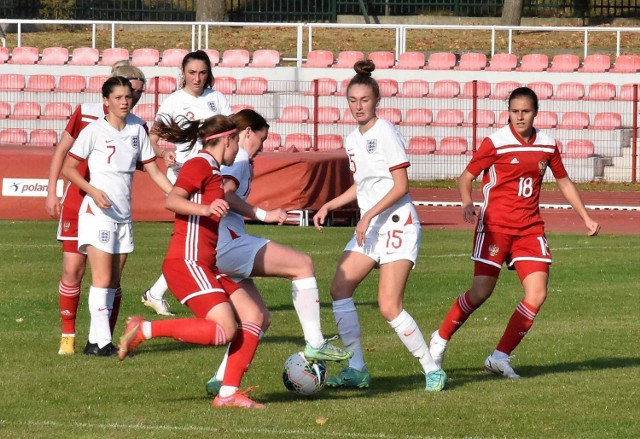 Na Stadionie im. Inowrocławskich Olimpijczyków zmierzyły się żeńskie reprezentacje Anglii i Rosji. Piłkarki nożne walczą o awans do finałowych rozgrywek w ramach Mistrzostw Europy U17