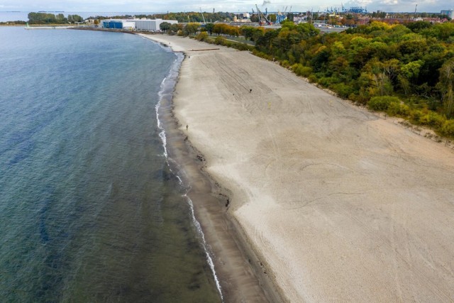 Prace związane z poszerzaniem gdańskich plaż już zakończone. Teraz specjaliści z Urzędu Morskiego zajmą się plażą w Orłowie