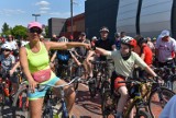 Toruń na rowery 2023 wystartował spod CH Plaza! Peleton przejechał 13 kilometrów