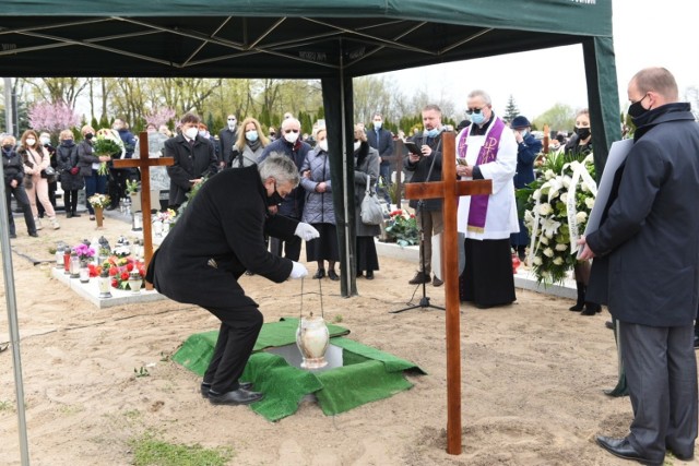 W sobotę, 1 maja, odbył się pogrzeb Marka Biczyka, sędziego Sądu Okręgowego w Toruniu. Miał zaledwie 47 lat, przegrał walkę z koronawirusem