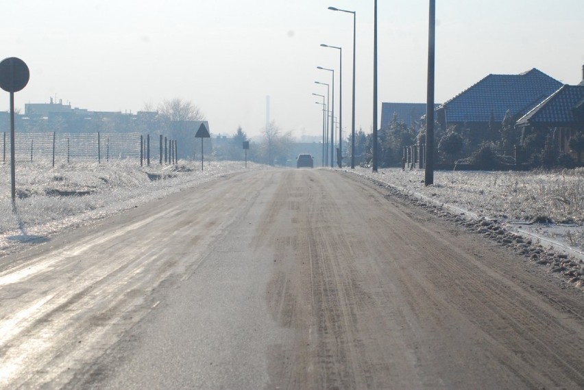 Zima w Jarocinie: Ślizgawka na ulicach i chodnikach