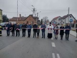 Uroczyste otwarcie drogi w Płoniawach-Bramurze, w powiecie makowskim