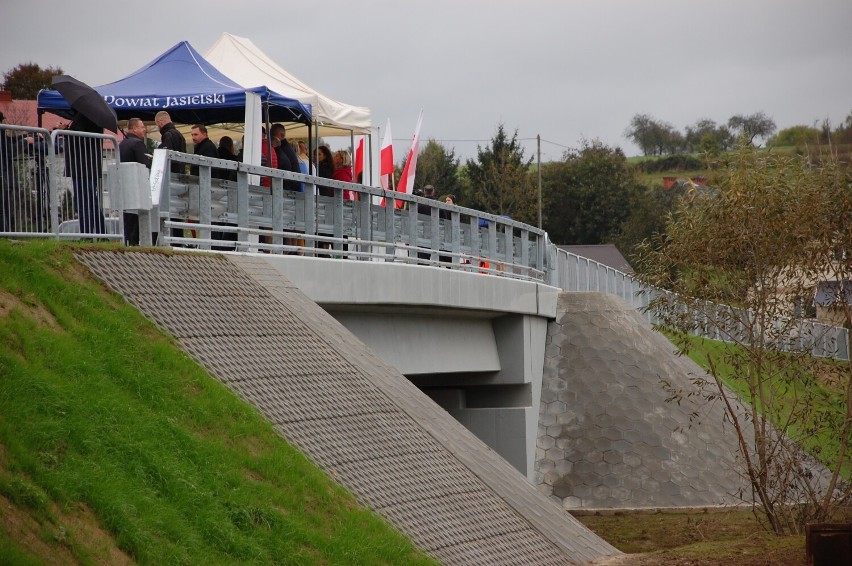 Uroczyste otwarcie nowego mostu w Święcanach
