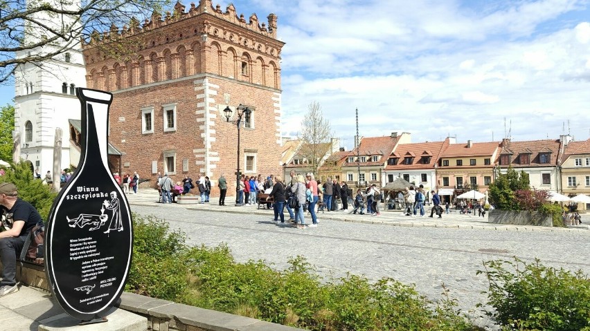 Sandomierz już oblężony przez turystów. Piękna pogoda przyciągnęła do Królewskiego Miasta mnóstwo osób