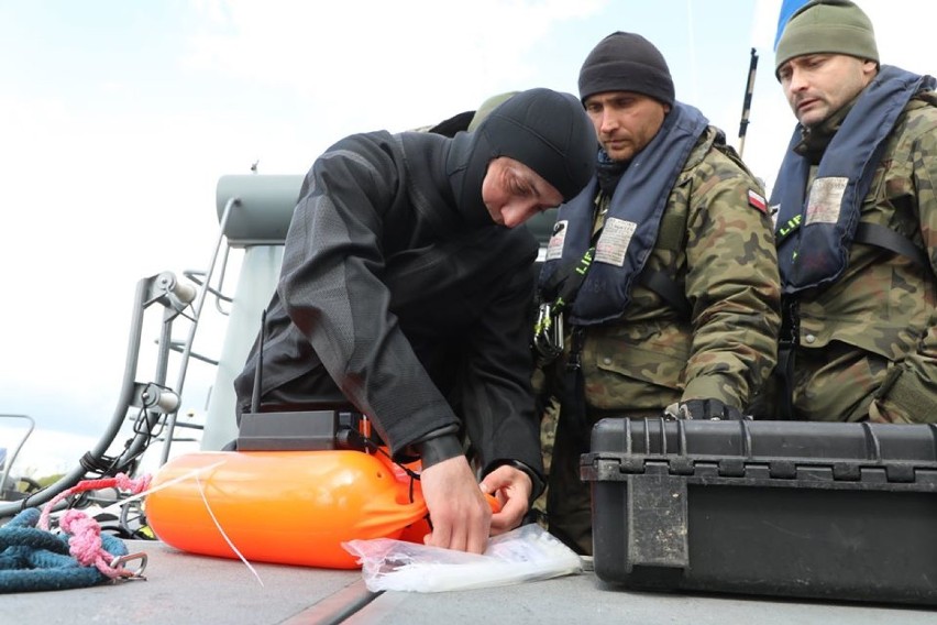 Potężna eksplozja pod Inoujściem. Saperzy wysadzili bombę lotniczą [ZDJĘCIA]