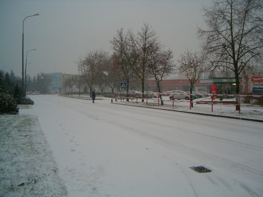 Czwartek Nowy Tomyśl: pada śnieg... FOTO