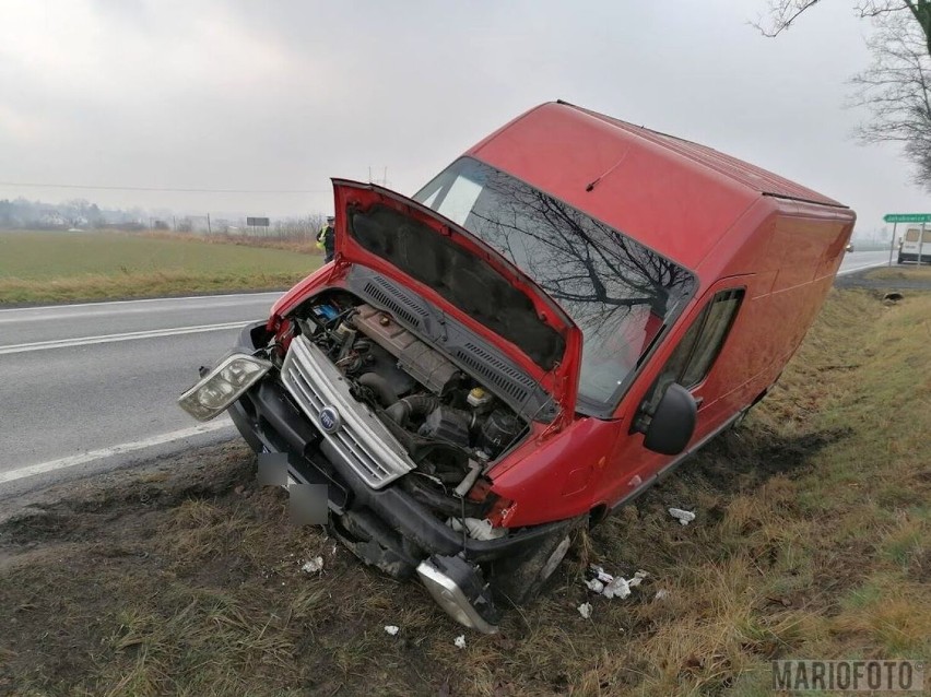 Z powodu nadmiernej prędkości wjechał busem do rowu. Zdarzenie na trasie Opole - Nysa