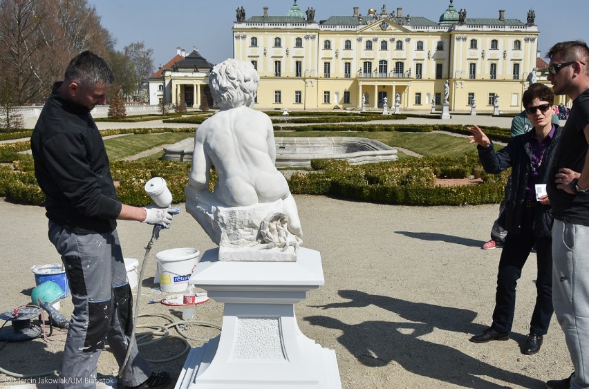 Nowe rzeźby stanęły w Ogrodzie Branickich [foto] 