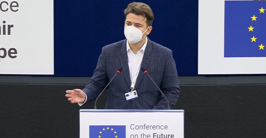 Gnieźnianin wystąpił w Parlamencie Europejskim. „Unia to gwarant naszej przyszłości”