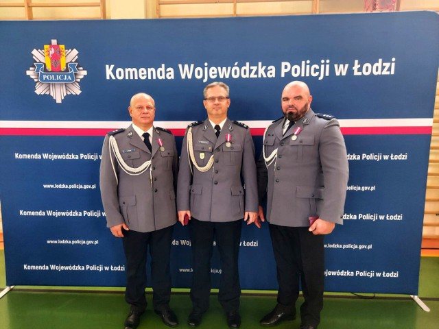 Odznaczenie przyznane przez Prezydenta RP otrzymał I Zastępca Komendanta Miejskiego Policji, Naczelnik Wydziału Kryminalnego oraz Komendant Komisariatu Policji w Gorzkowicach.