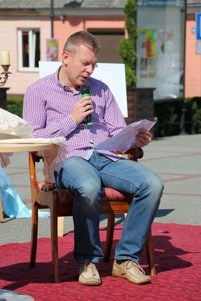 Narodowe czytanie Lalki Bolesława Prusa w Lipnie [zdjęcia]