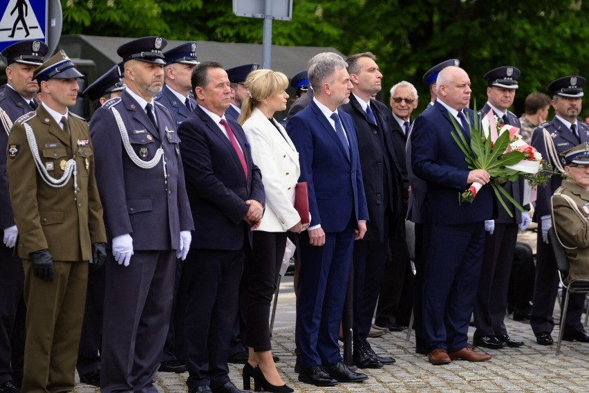 Przy pomniku Armii Poznań odbyły się garnizonowe uroczyste...