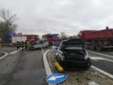 Stadła wypadek. Zderzenie dwóch samochodów osobowych na obwodnicy. Jedna osoba w szpitalu [ZDJĘCIA]