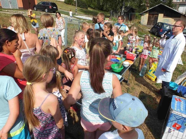 CuKlatoRII-1- Drugie spotkanie w ramach akcji &bdquo;Lato na Wzg&oacute;rzu&rdquo; w Starachowicach zgromadziło ponad 30.dzieci