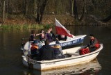 Spływ rzeką Prosną w Kaliszu. Wodniacy uczcili Narodowe Święto Niepodległości. ZDJĘCIA