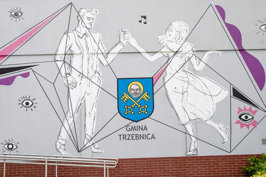 Mural zamówiony przez gminę na Gminnym Centrum Kultury i...