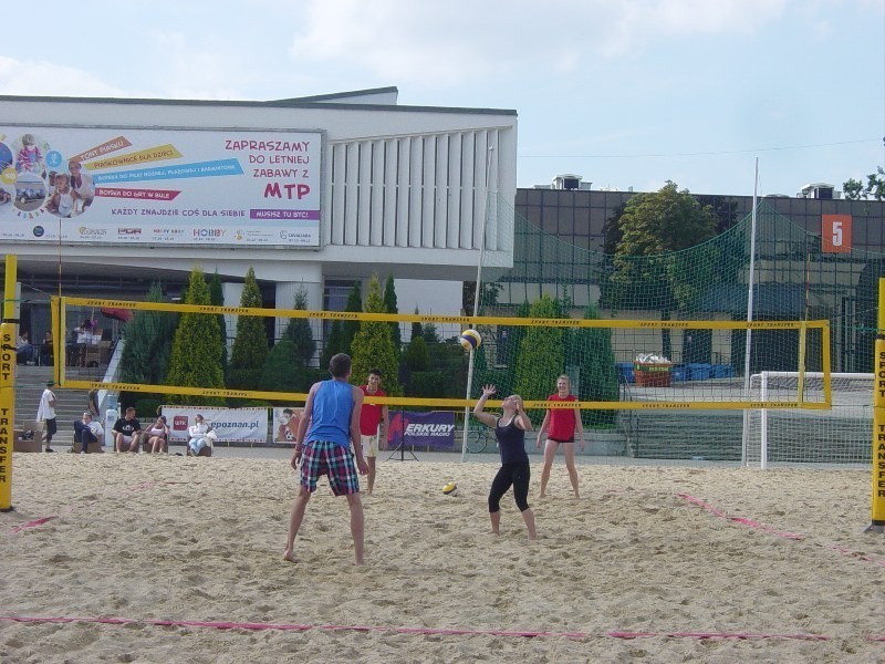 Poznań: 72 drużyny zagrały na targowej plaży [ZDJĘCIA]
