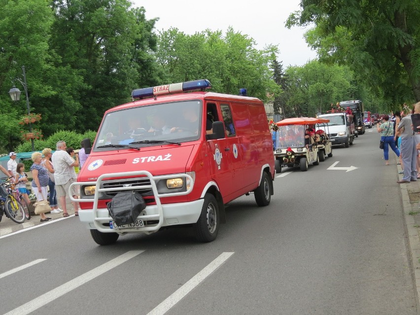 Parada i pokaz strażacki w Ciechocinku [zdjęcia]