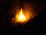 Pożar przy ul. Próżnej: Spalił się dach budynku